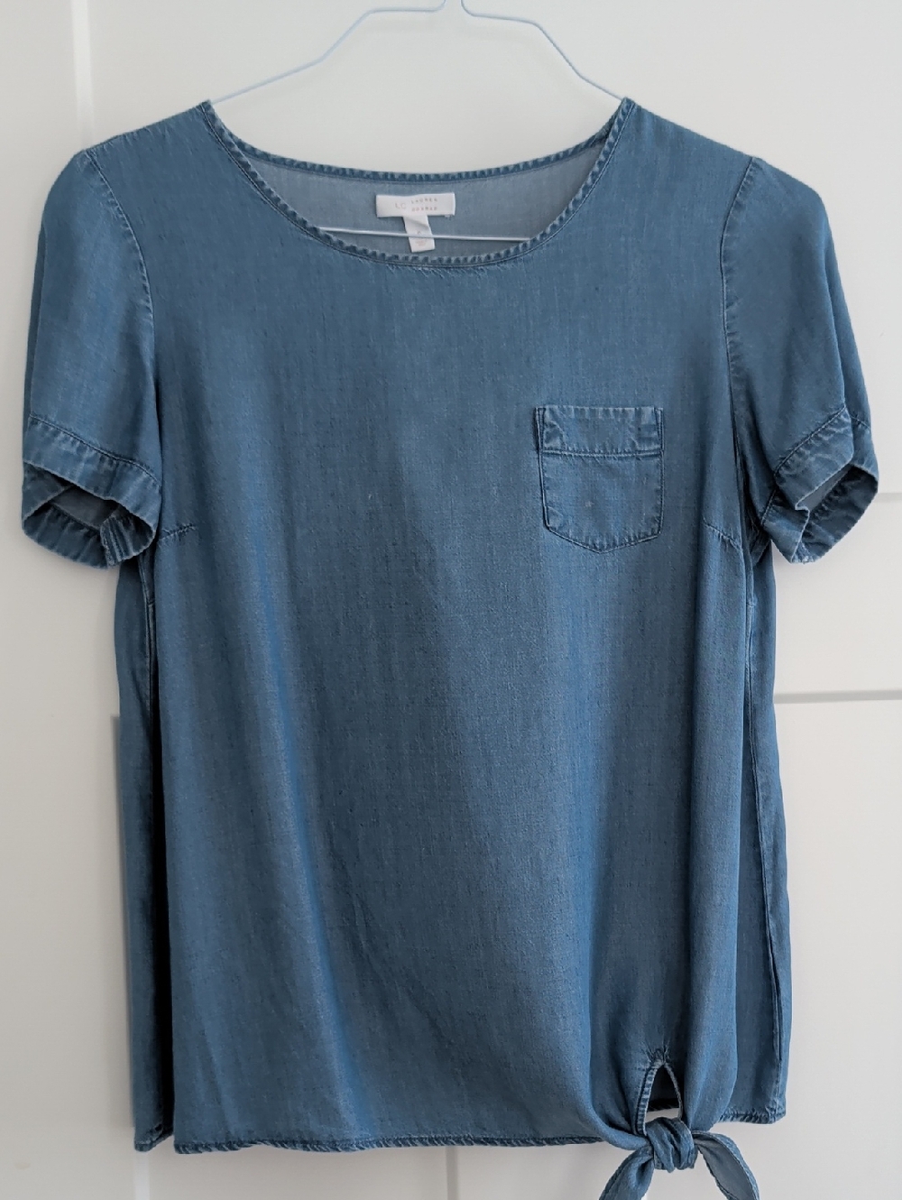 EUC Lauren Conrad Blue Tie-Hem Short Sleeve Top Size S
